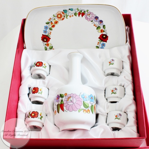 Kalocsa Hungary 8pc Porcelain Set Decanter Cups + Tray 'Traditional' Pattern